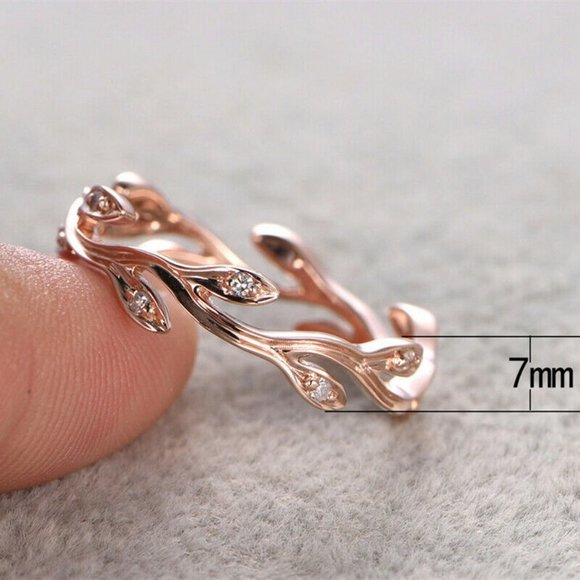 14k Rose Gold White Sapphire Ring, beautiful Ring, shiny Ring. - Picture 4 of 4